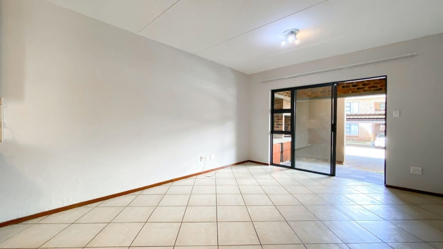 2 Bedroom Property for Sale in Albertsdal Gauteng