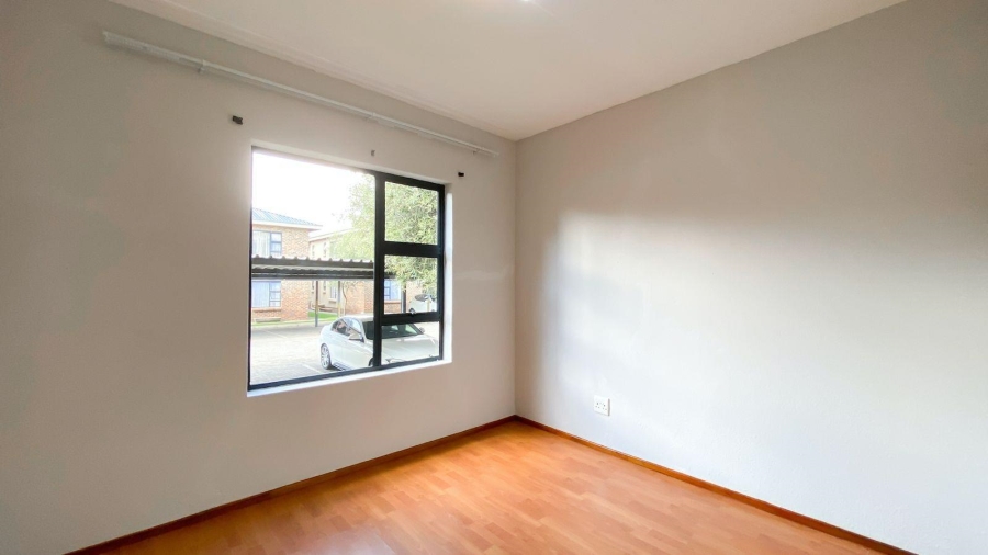 2 Bedroom Property for Sale in Albertsdal Gauteng