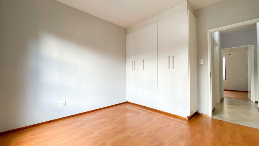 2 Bedroom Property for Sale in Albertsdal Gauteng