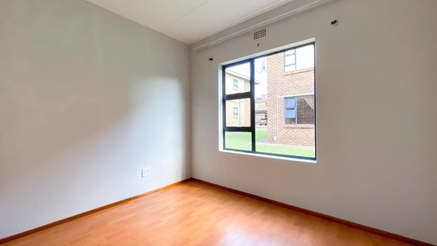 2 Bedroom Property for Sale in Albertsdal Gauteng