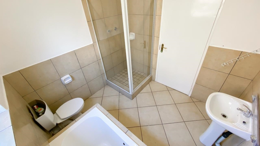 2 Bedroom Property for Sale in Albertsdal Gauteng