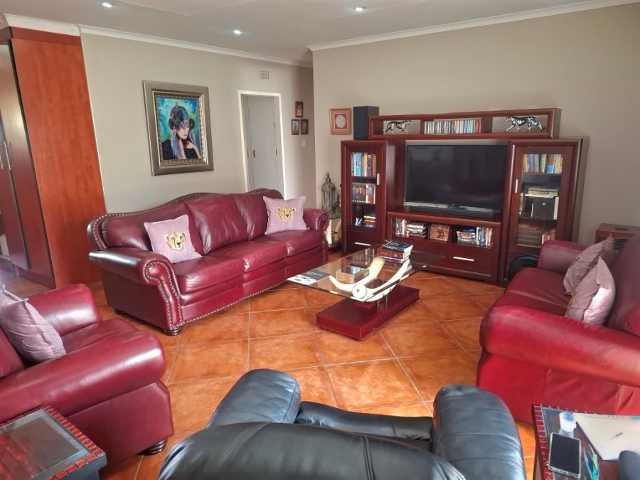 2 Bedroom Property for Sale in Greenhills Gauteng