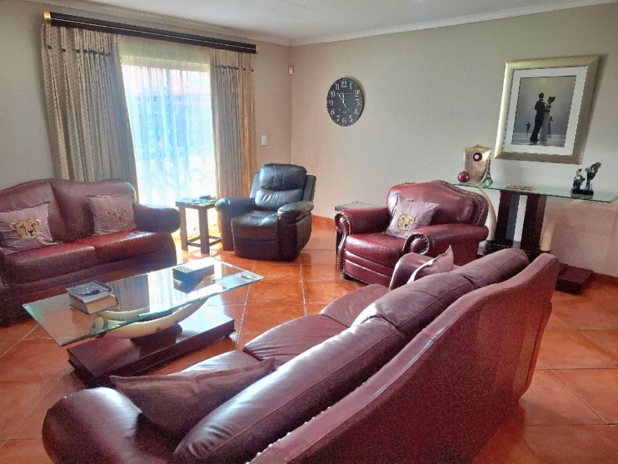 2 Bedroom Property for Sale in Greenhills Gauteng