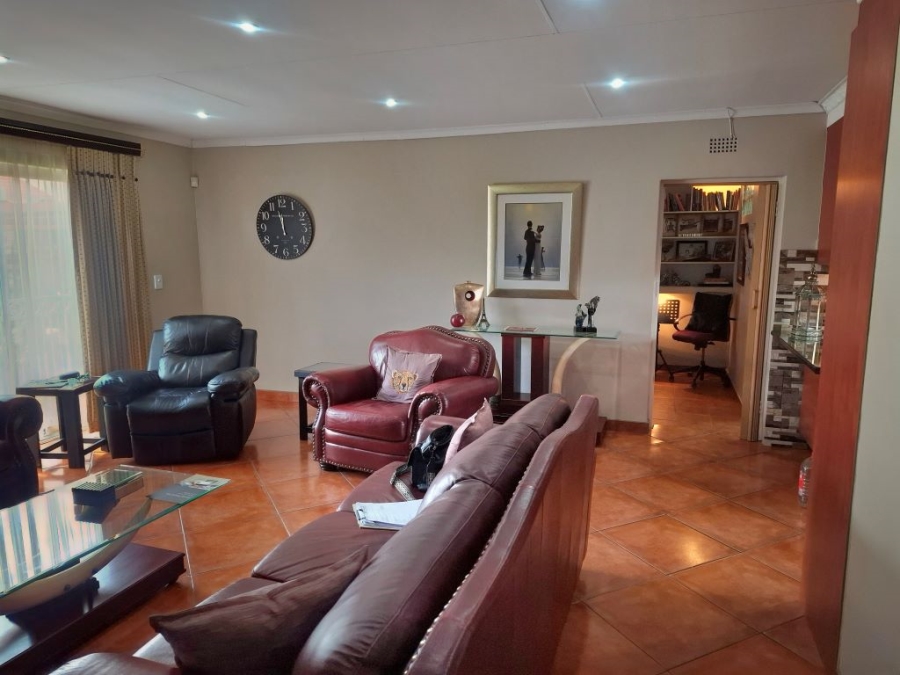 2 Bedroom Property for Sale in Greenhills Gauteng