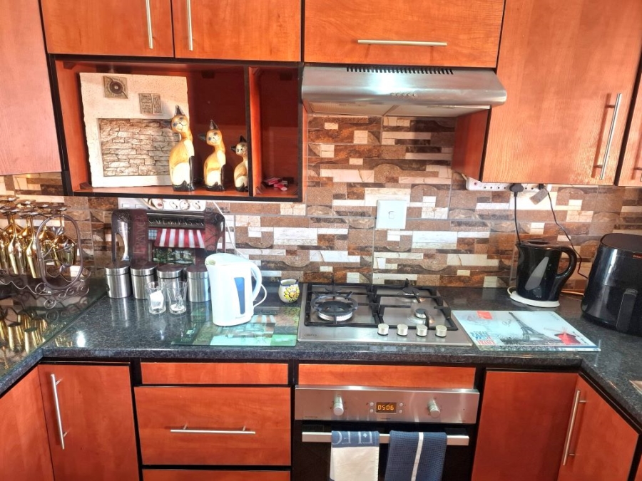 2 Bedroom Property for Sale in Greenhills Gauteng