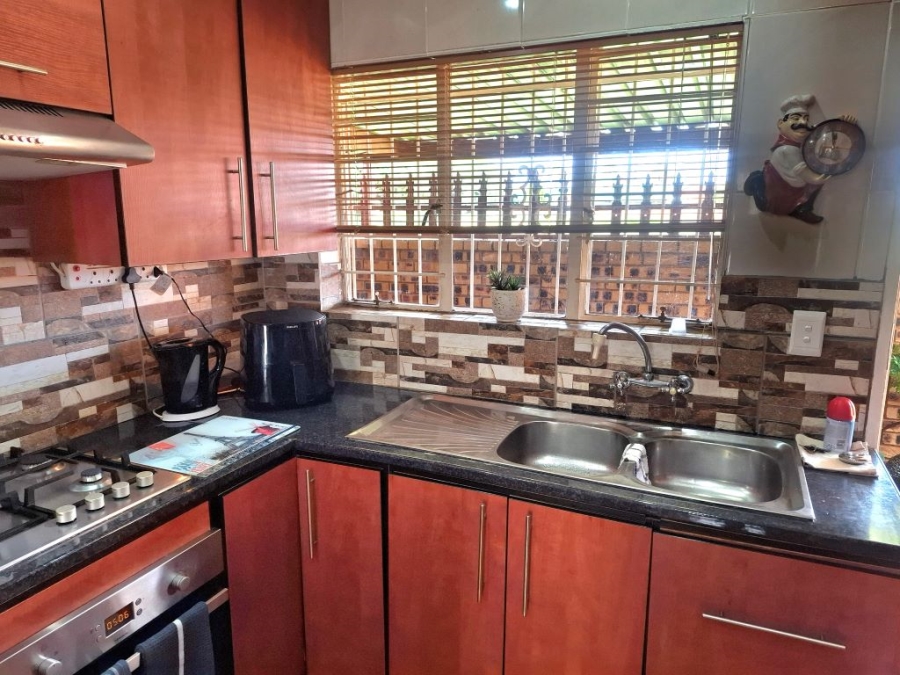 2 Bedroom Property for Sale in Greenhills Gauteng