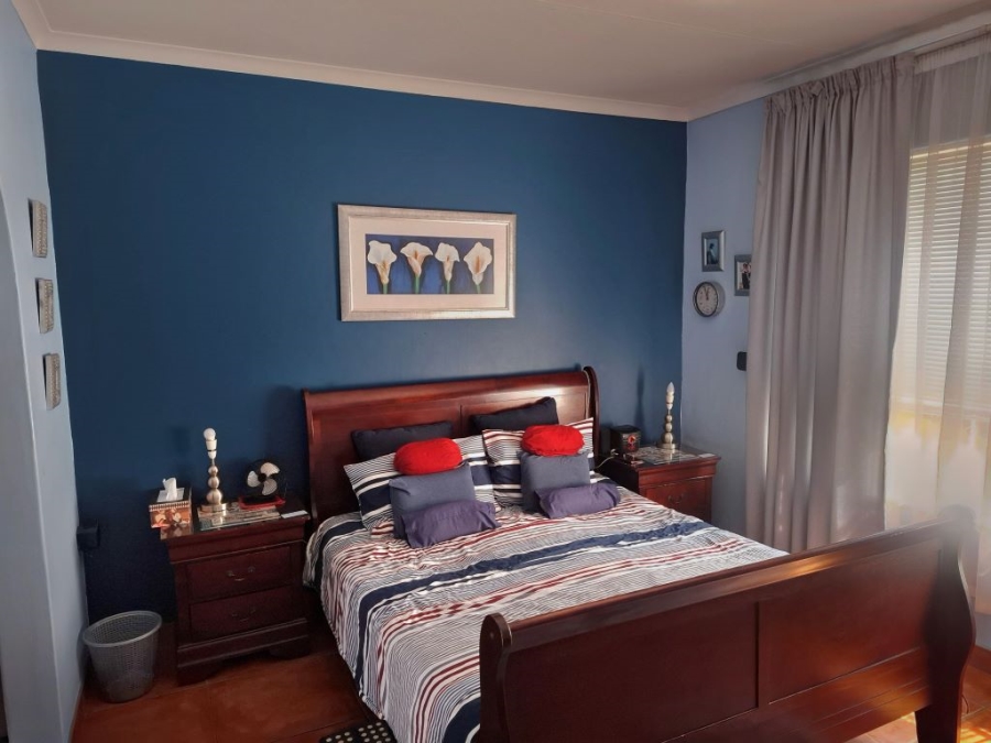 2 Bedroom Property for Sale in Greenhills Gauteng