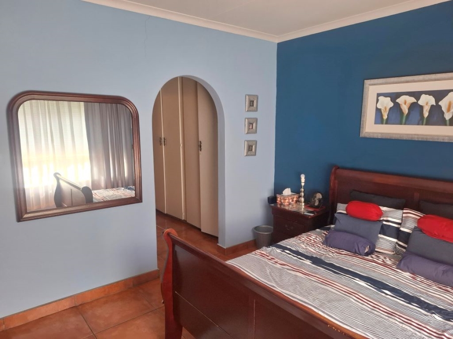 2 Bedroom Property for Sale in Greenhills Gauteng