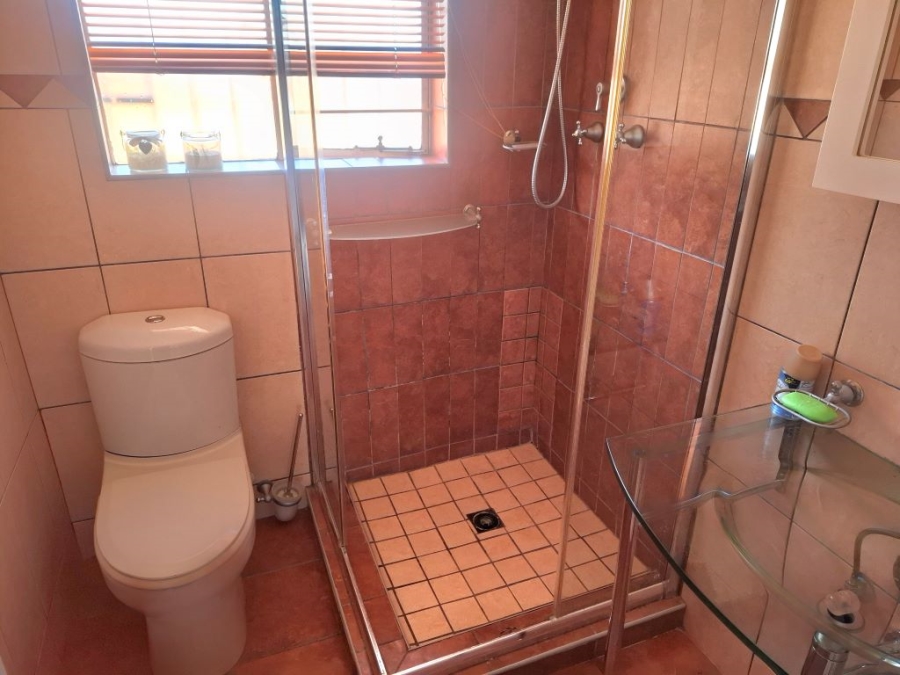 2 Bedroom Property for Sale in Greenhills Gauteng