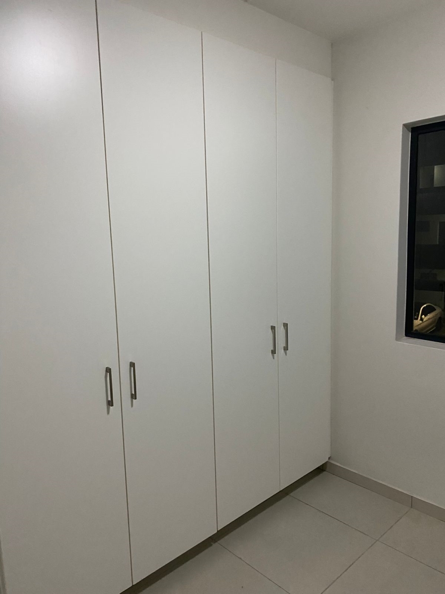 To Let 2 Bedroom Property for Rent in Fourways Gardens Gauteng