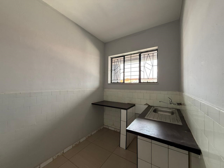 To Let 1 Bedroom Property for Rent in Crosby Gauteng