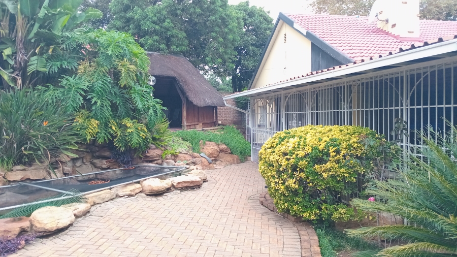 2 Bedroom Property for Sale in Mondeor Gauteng