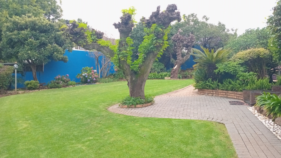 2 Bedroom Property for Sale in Mondeor Gauteng