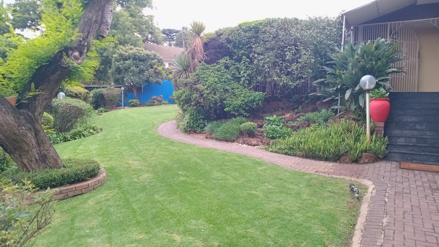 2 Bedroom Property for Sale in Mondeor Gauteng