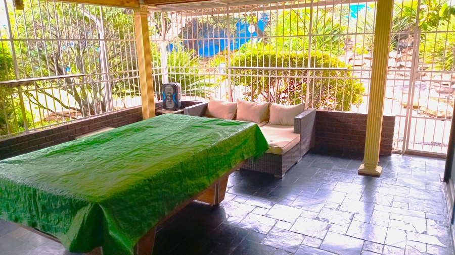 2 Bedroom Property for Sale in Mondeor Gauteng