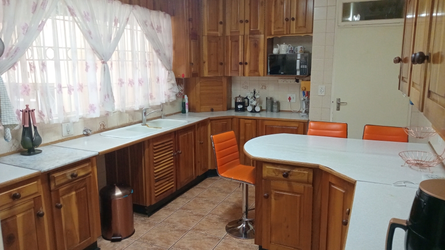 2 Bedroom Property for Sale in Mondeor Gauteng