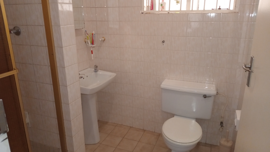2 Bedroom Property for Sale in Mondeor Gauteng