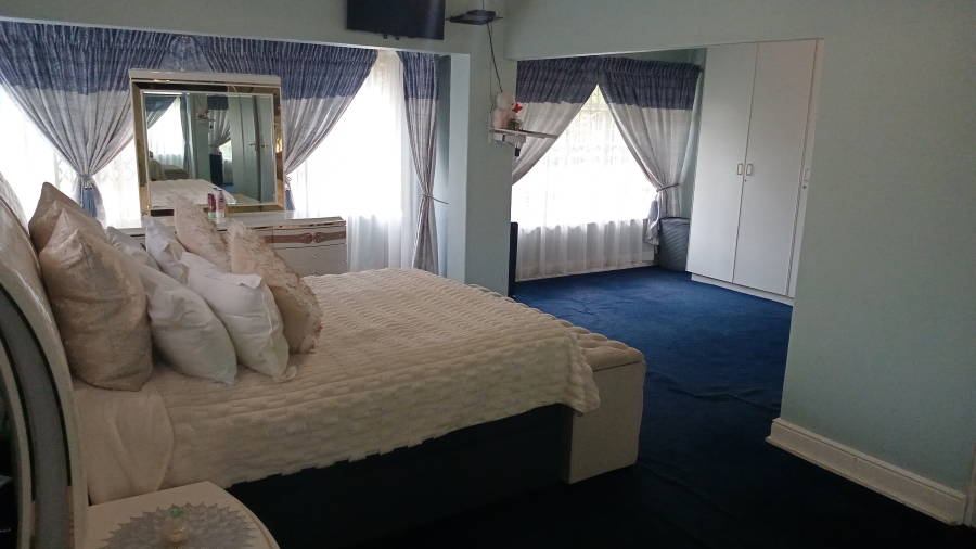 2 Bedroom Property for Sale in Mondeor Gauteng