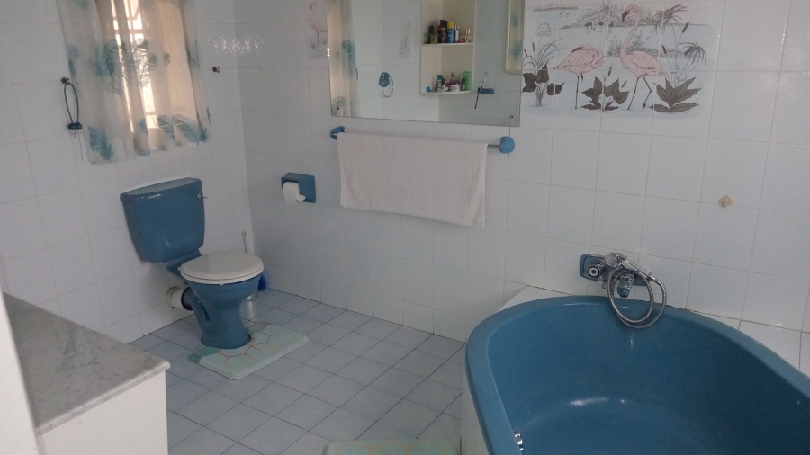 2 Bedroom Property for Sale in Mondeor Gauteng