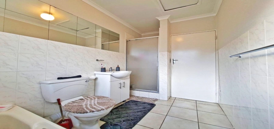 2 Bedroom Property for Sale in Vorna Valley Gauteng