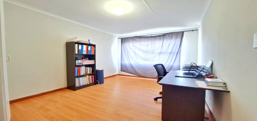 2 Bedroom Property for Sale in Vorna Valley Gauteng