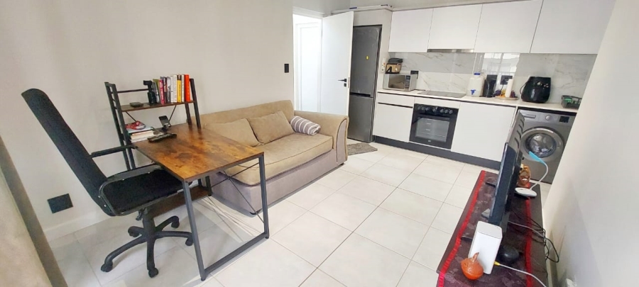 1 Bedroom Property for Sale in Crowthorne AH Gauteng