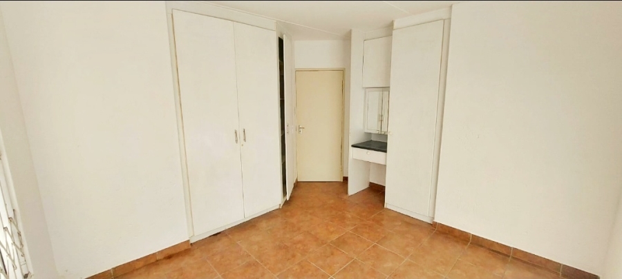 2 Bedroom Property for Sale in Bromhof Gauteng