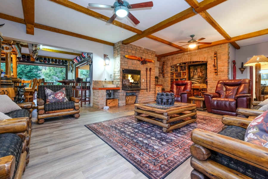 5 Bedroom Property for Sale in Poortview Gauteng