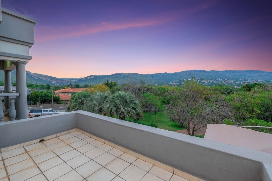 5 Bedroom Property for Sale in Poortview Gauteng