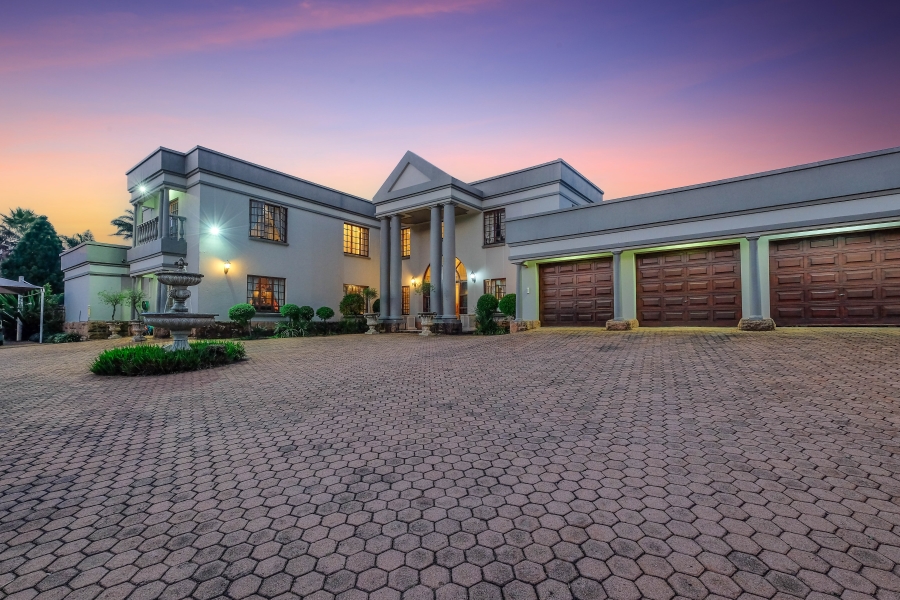 5 Bedroom Property for Sale in Poortview Gauteng