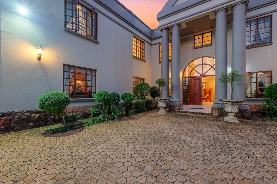 5 Bedroom Property for Sale in Poortview Gauteng