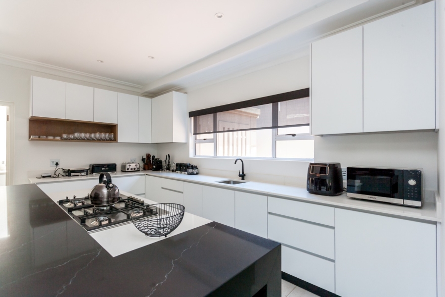 To Let 4 Bedroom Property for Rent in Atholl Gauteng