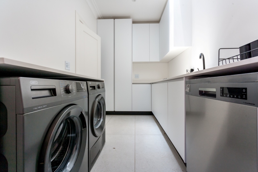 To Let 4 Bedroom Property for Rent in Atholl Gauteng