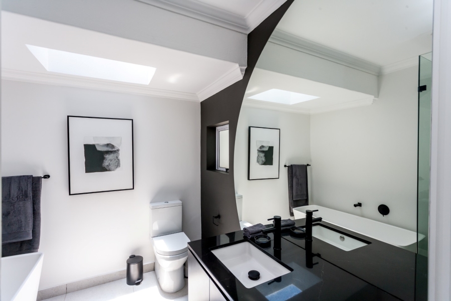 To Let 4 Bedroom Property for Rent in Atholl Gauteng