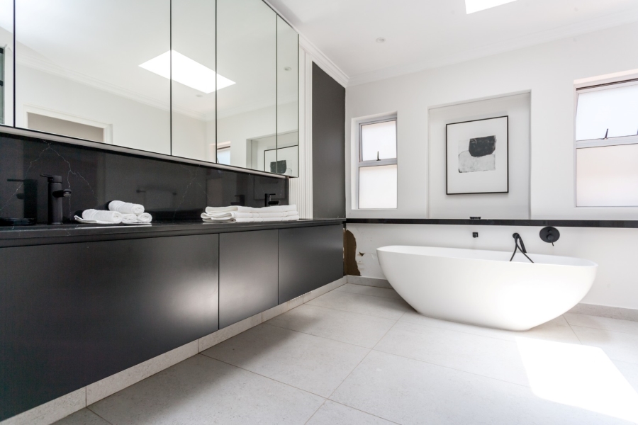 To Let 4 Bedroom Property for Rent in Atholl Gauteng