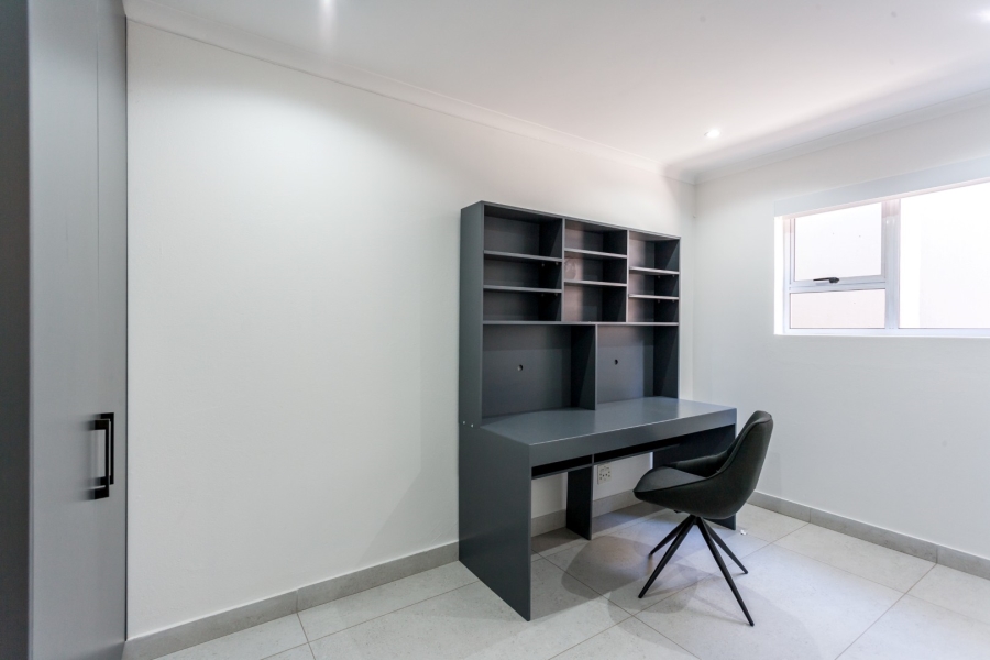 To Let 4 Bedroom Property for Rent in Atholl Gauteng