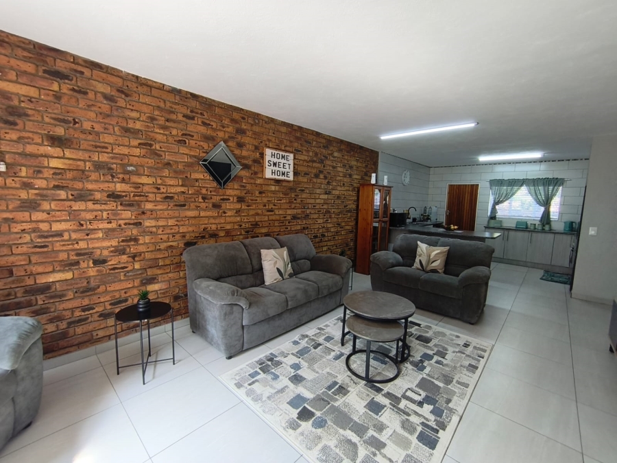 2 Bedroom Property for Sale in Brackenhurst Gauteng