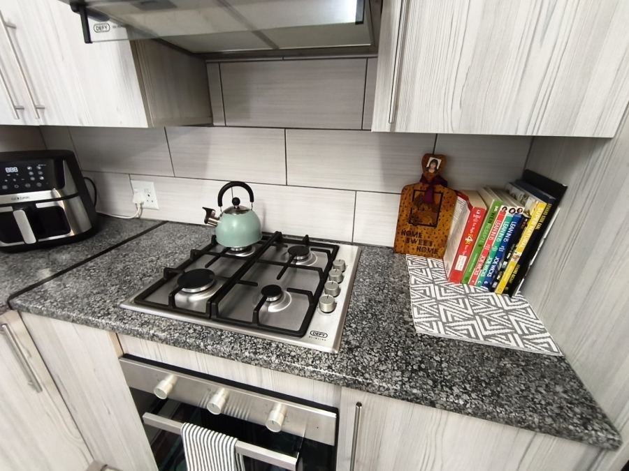 2 Bedroom Property for Sale in Brackenhurst Gauteng