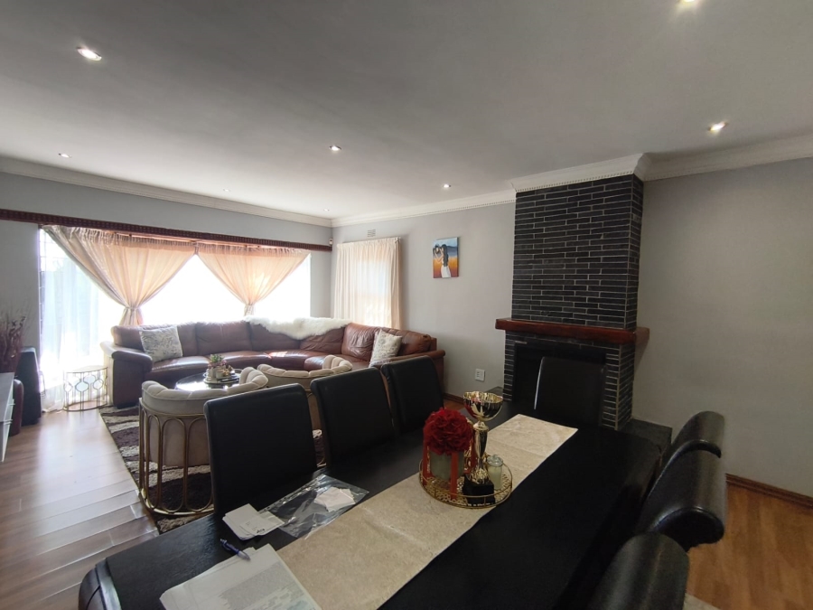 4 Bedroom Property for Sale in Brackenhurst Gauteng