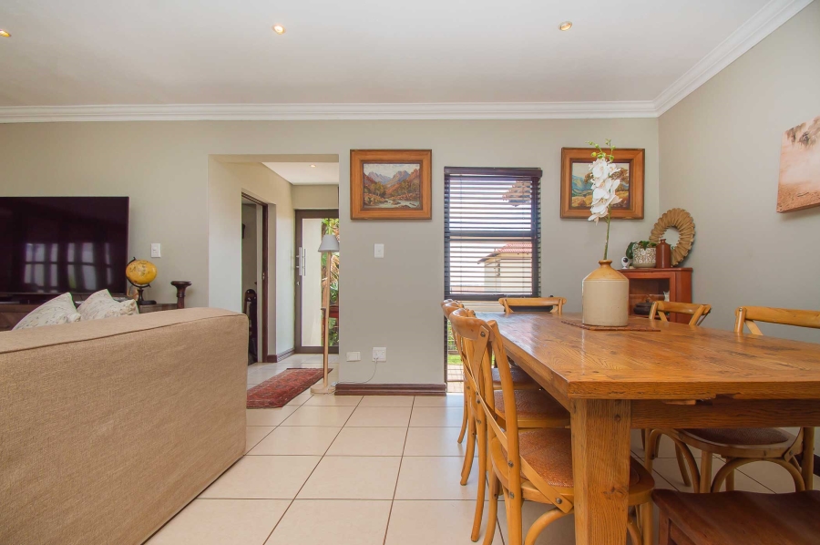 To Let 2 Bedroom Property for Rent in North Riding Gauteng