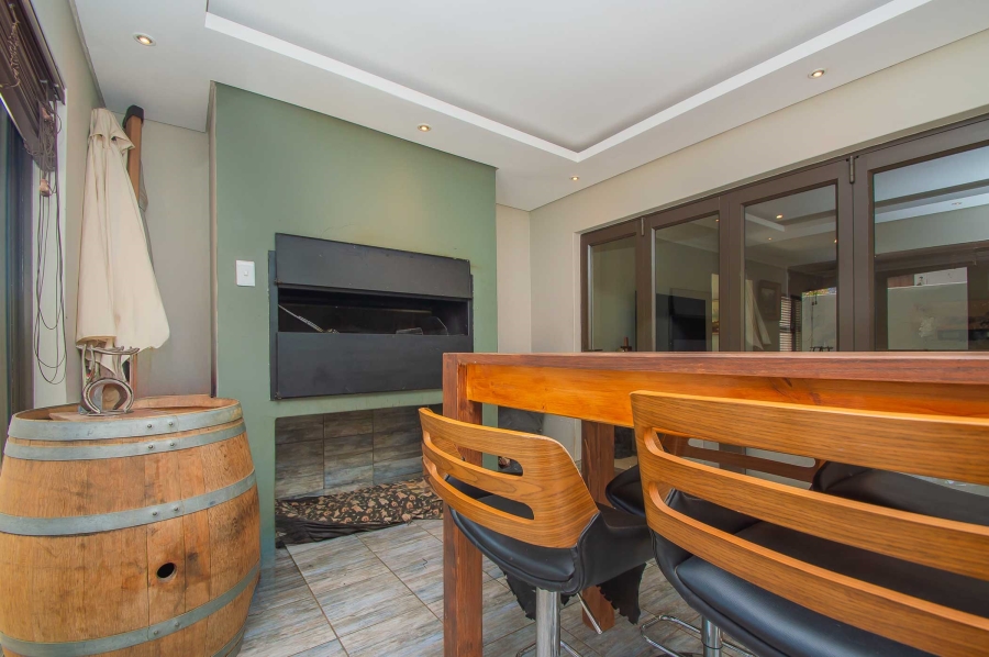 To Let 2 Bedroom Property for Rent in North Riding Gauteng