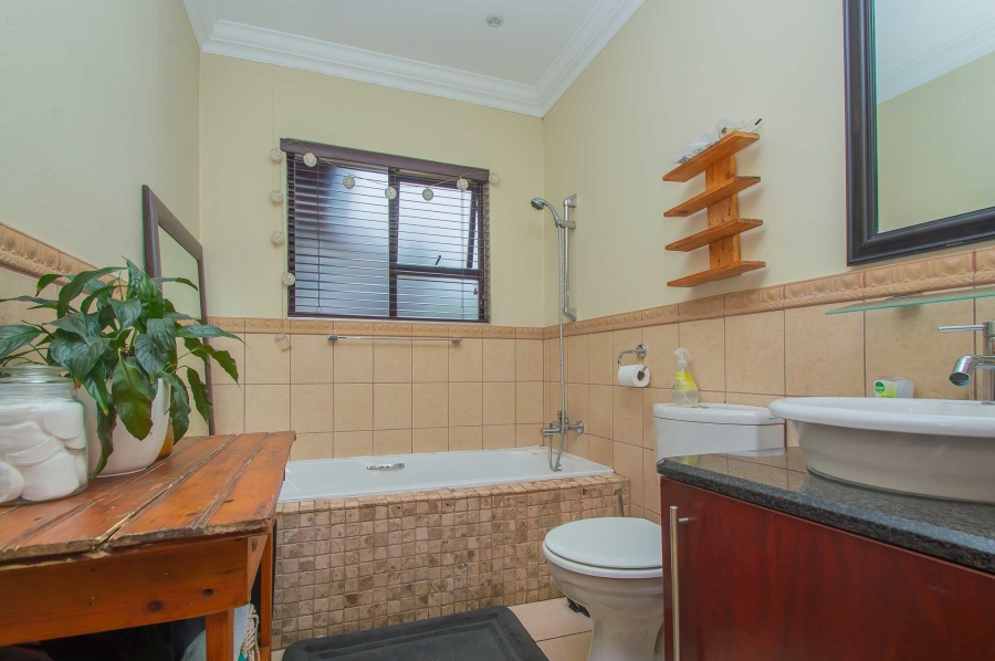 To Let 2 Bedroom Property for Rent in North Riding Gauteng
