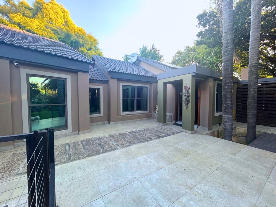 4 Bedroom Property for Sale in Rooihuiskraal Gauteng