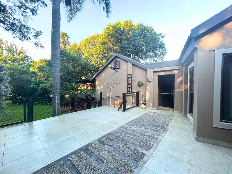 4 Bedroom Property for Sale in Rooihuiskraal Gauteng