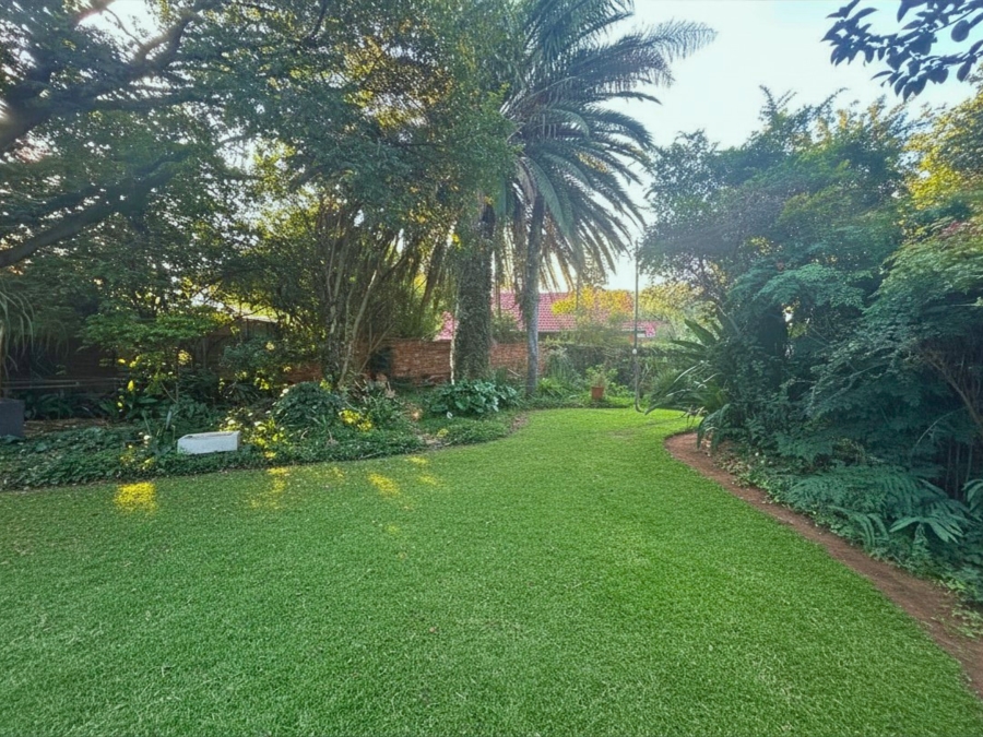 4 Bedroom Property for Sale in Rooihuiskraal Gauteng