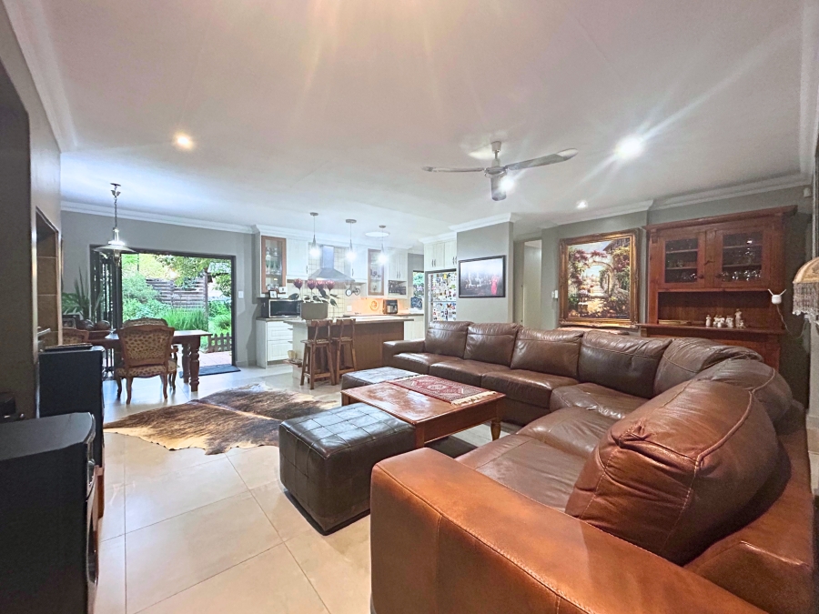 4 Bedroom Property for Sale in Rooihuiskraal Gauteng