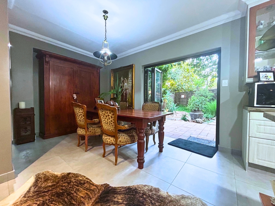 4 Bedroom Property for Sale in Rooihuiskraal Gauteng