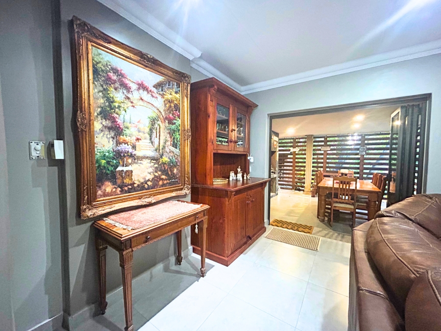 4 Bedroom Property for Sale in Rooihuiskraal Gauteng