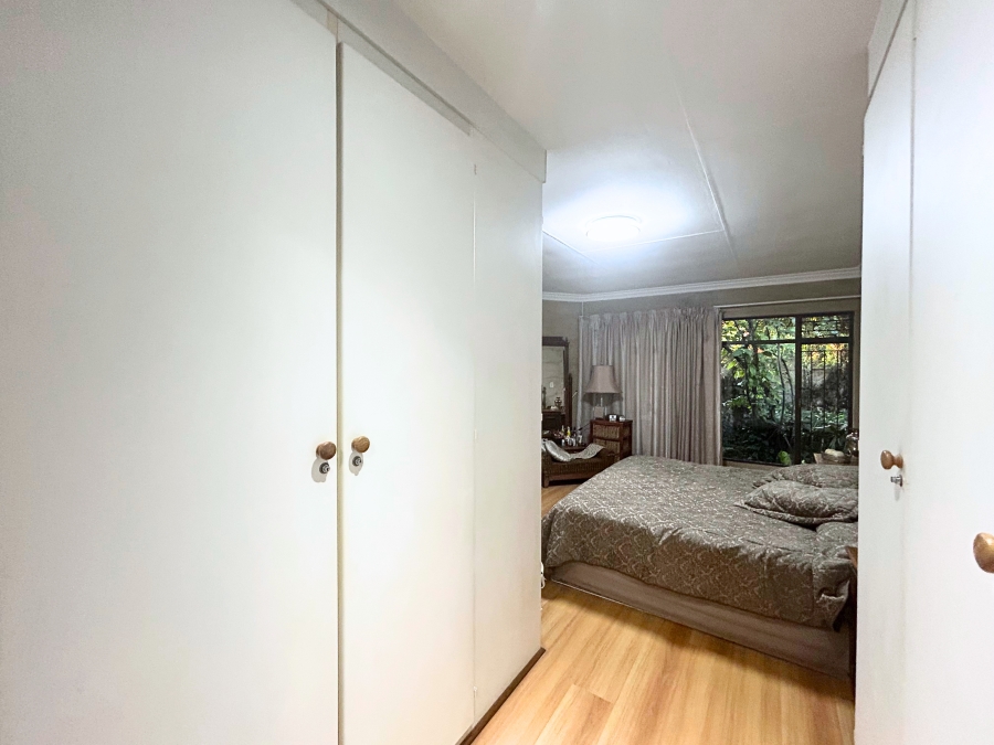 4 Bedroom Property for Sale in Rooihuiskraal Gauteng