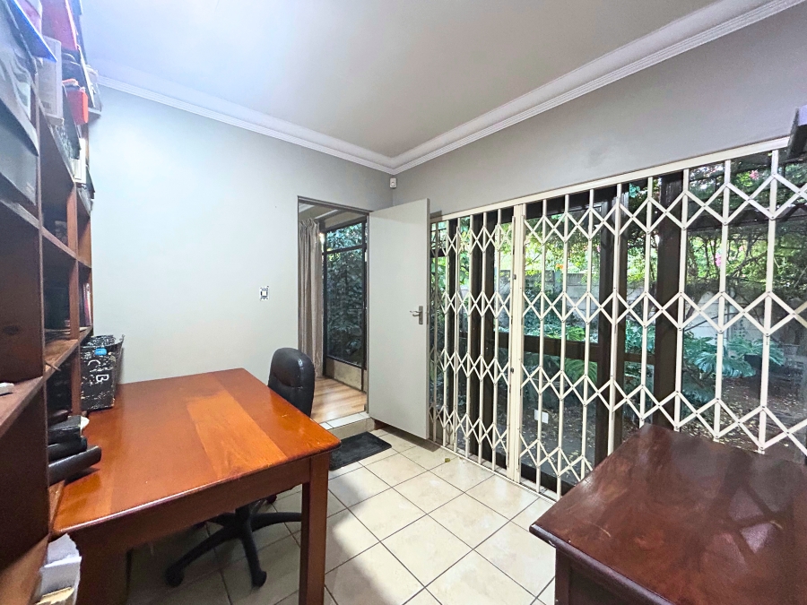 4 Bedroom Property for Sale in Rooihuiskraal Gauteng